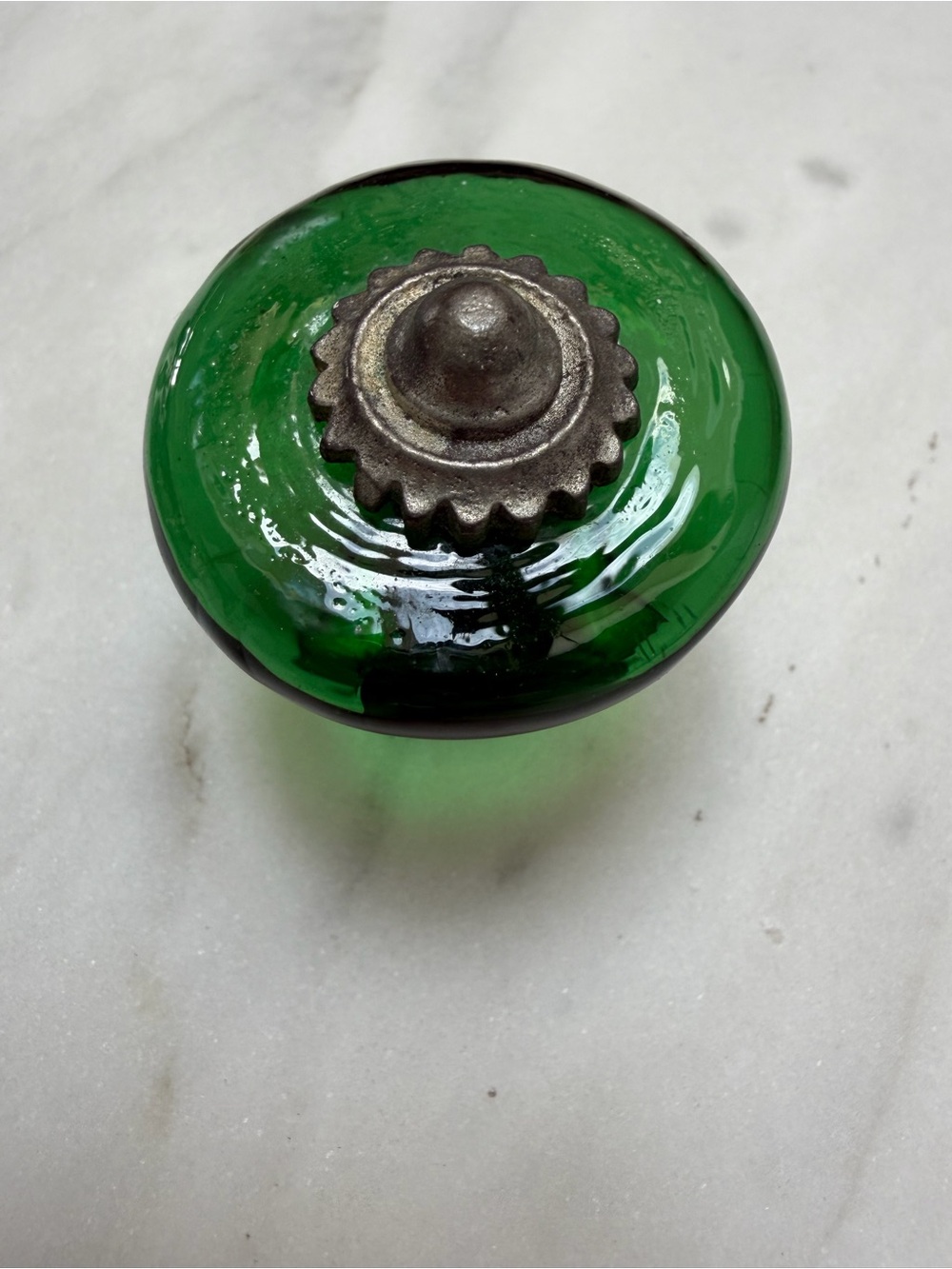 Source Unknown Green Glass and Metal Cabinet Knob - Picture 2 of 5
